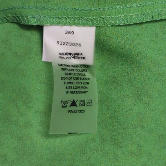NWT VINCE CAMUTO Green Floral Sleeveless Polyester Chiffon Blouse Size M - Picture 6 of 9